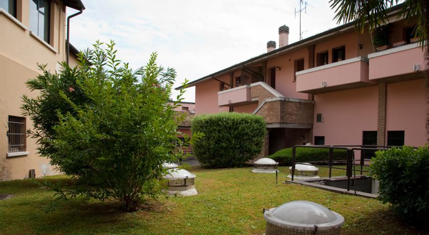Garda Blue Lake Home Luxury Appartment Desenzano del Garda Room photo