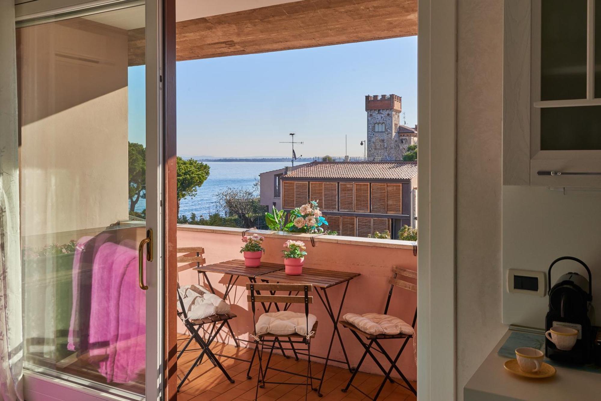 Garda Blue Lake Home Luxury Appartment Desenzano del Garda Exterior photo